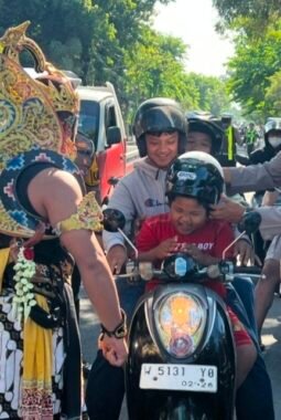 Cara Unik Satlantas Blitar Edukasi Pengendara, Gatotkaca dan Werkudara Jadi Duta Keselamatan